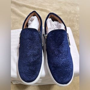 BRAND NEW VOLATILE VELVET NAVY WOMEN SLIP ON SHOES